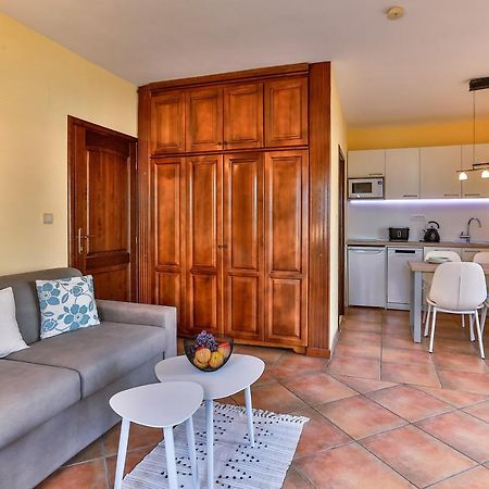 Damonte - Apartments And Rooms Будва Екстериор снимка