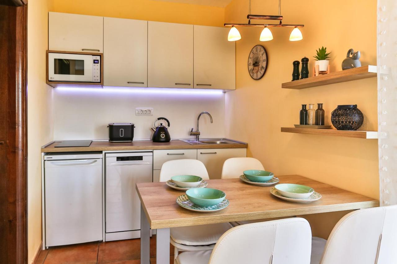 Damonte - Apartments And Rooms Будва Екстериор снимка