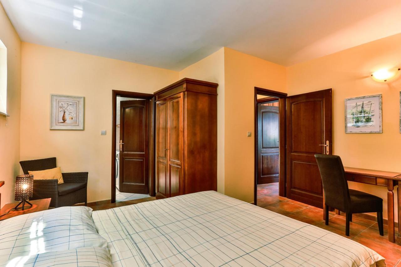 Damonte - Apartments And Rooms Будва Екстериор снимка