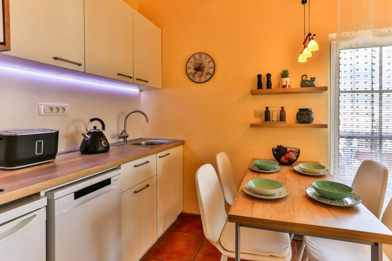 Damonte - Apartments And Rooms Будва Екстериор снимка