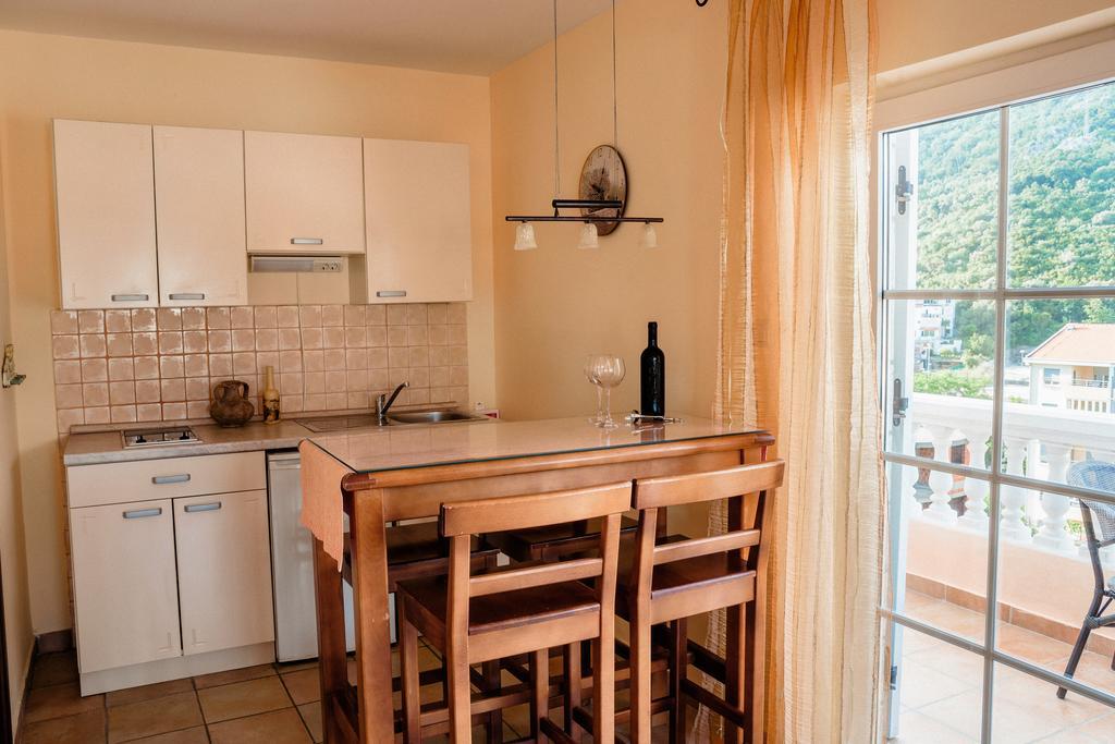 Damonte - Apartments And Rooms Будва Екстериор снимка