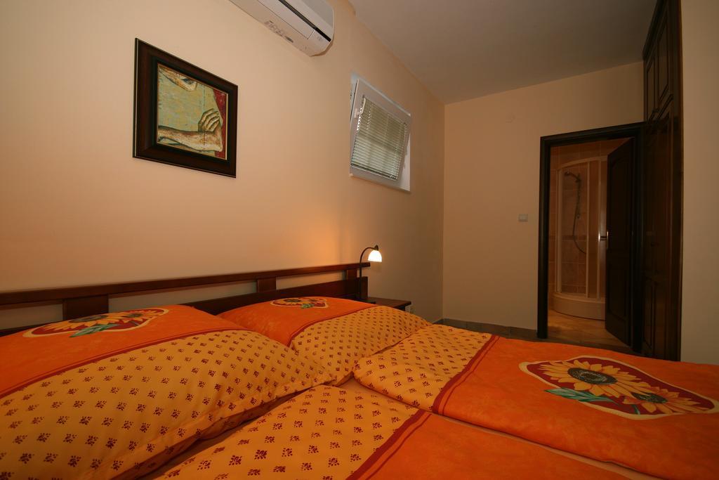 Damonte - Apartments And Rooms Будва Екстериор снимка