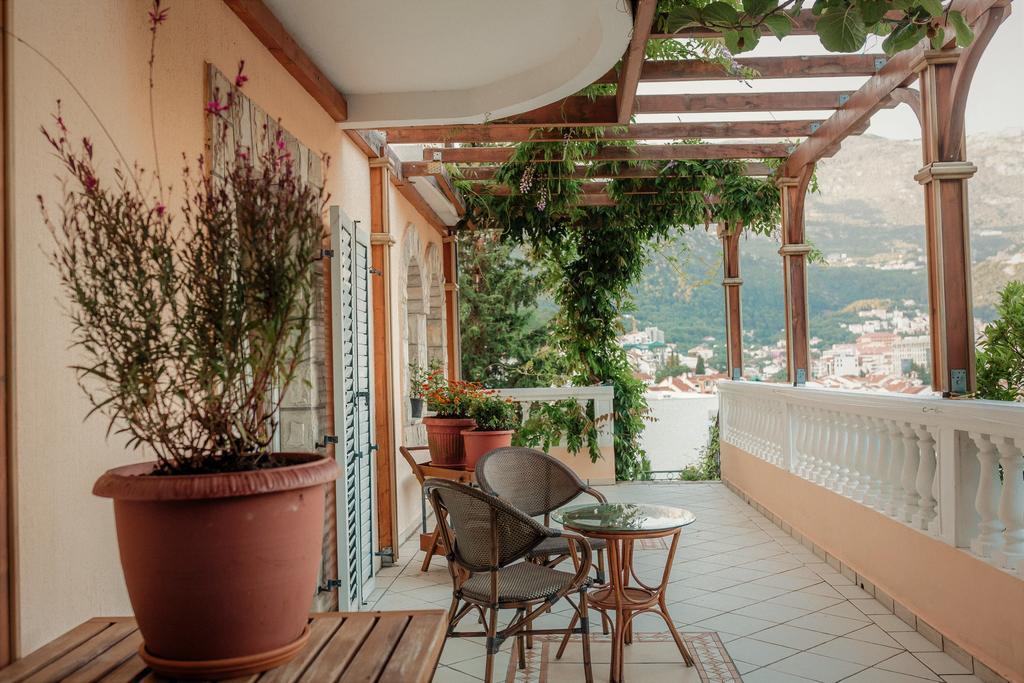 Damonte - Apartments And Rooms Будва Екстериор снимка