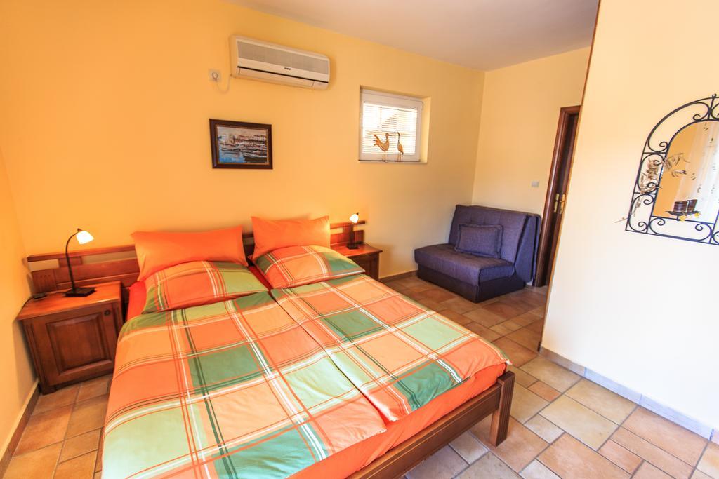 Damonte - Apartments And Rooms Будва Екстериор снимка